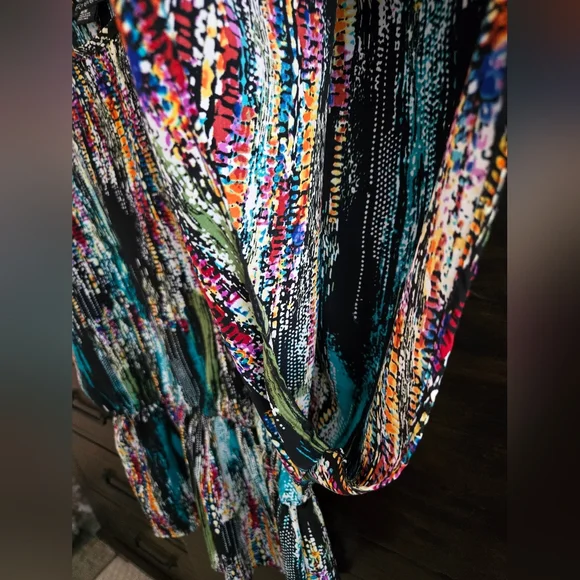 Colorful Print Top - Picture 4 of 6